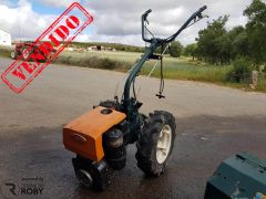 Motocultivador Goldoni (c/ alfaias e atrelado)