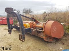 Triturador / Fresa de martelos descentrável - 2,20m de corte