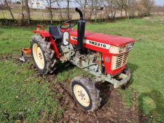 Trator Yanmar YM2210