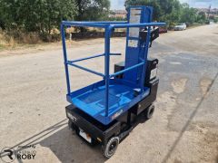 Plataforma elevatória elétrica de rodas - Aichi SV04B