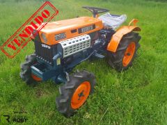 Trator Kubota B7000