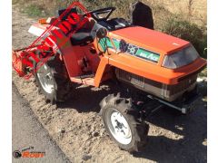 Trator Kubota XB-1